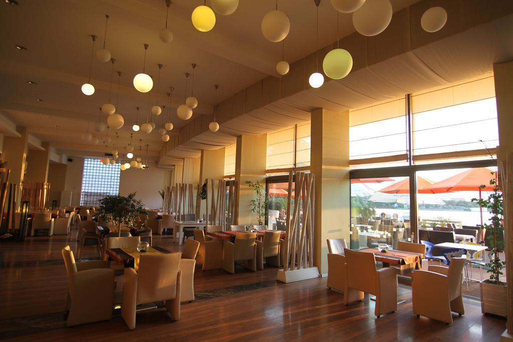 Hotel On Plonge Junior Mamaia Εξωτερικό φωτογραφία