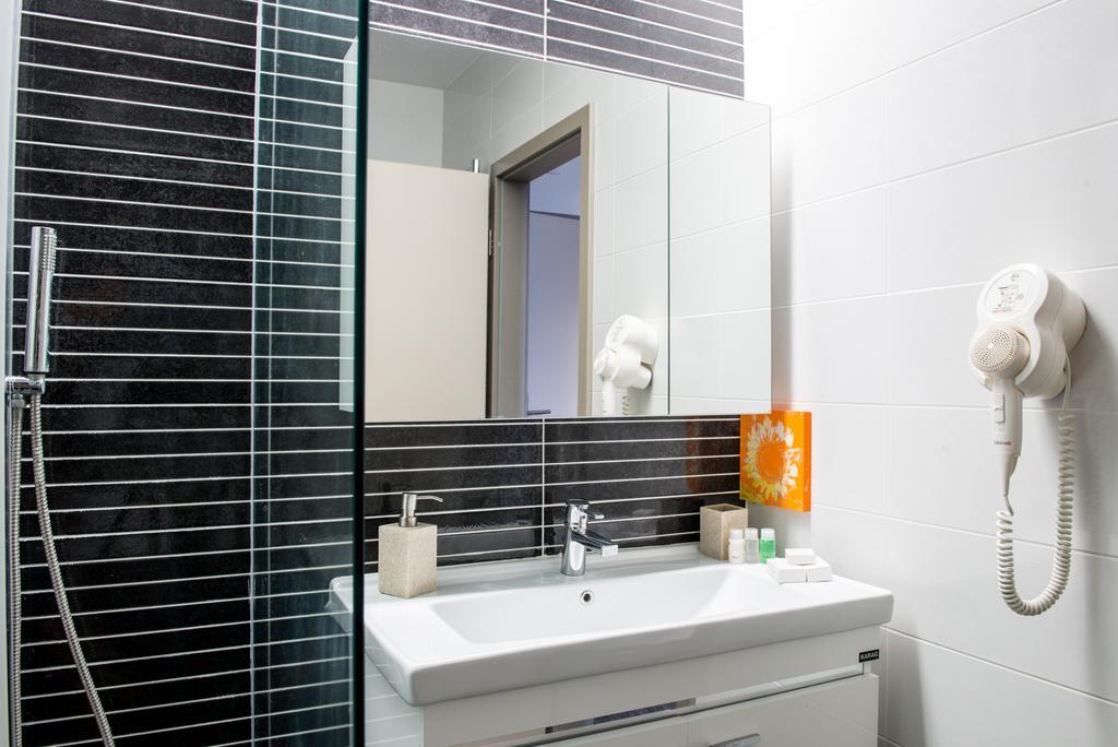 Hotel On Plonge Junior Mamaia Εξωτερικό φωτογραφία