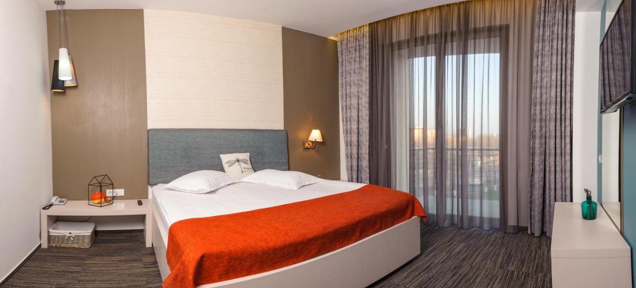 Hotel On Plonge Junior Mamaia Εξωτερικό φωτογραφία